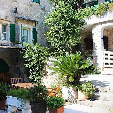 Bratus Makarska