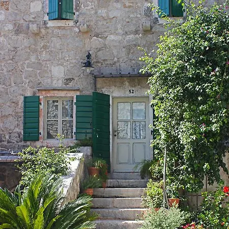 Bratus Makarska